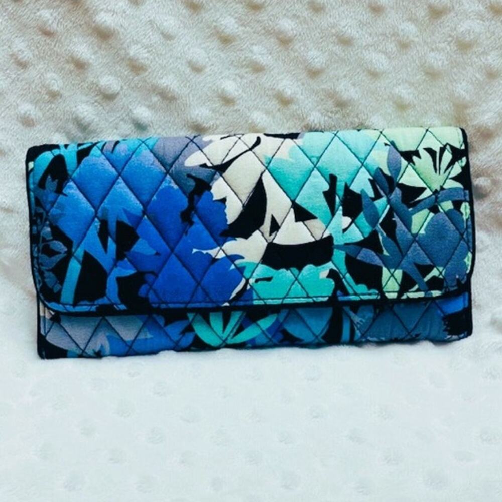 Vera Bradley Quilted Bi-Fold Clutch Wallet, Retired Blue "Camofloral"